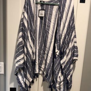 NWT ONE SIZE NAVY AND WHITE SHAWL